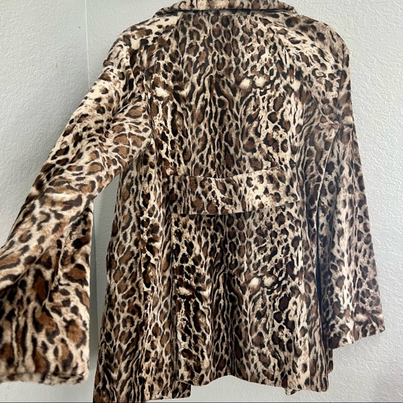 Bailey 44 Cheetah Button up Coat - Picture 10 of 15